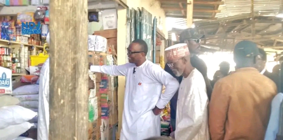 Masra Succès a visité le marché de Dembé