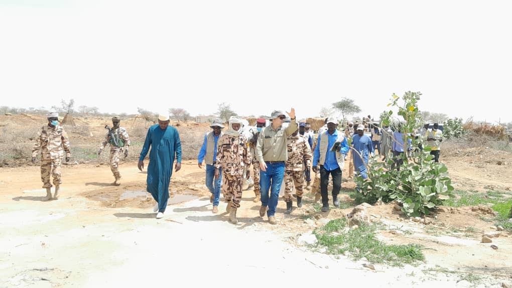 Batha: Le Gouverneur de la province visite la zone d’orpaillage de Tchagua.