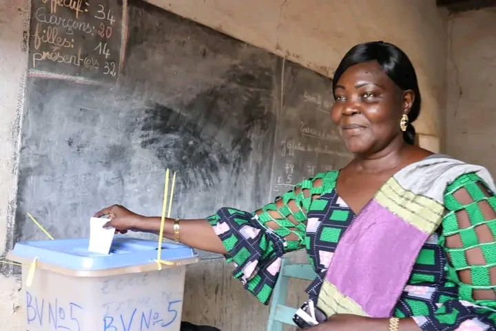 Tchad Election Présidentielle : La candidate Lydie Béassemda a voté à Moundou, dans le deuxième arrondissement.