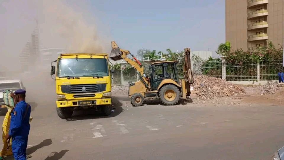 La Mairie de N’Djamena s’attaque à l’occupation illégale des voies publiques : opération de nettoyage majeure en cours