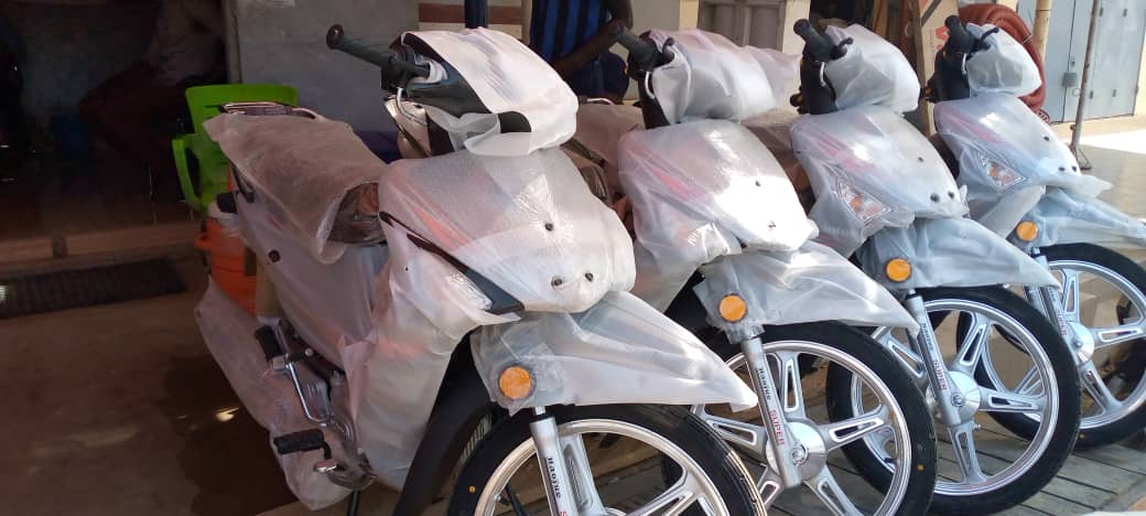 Scandale à N’Djamena : Un Cousin Dérobe la Moto de son Bienfaiteur