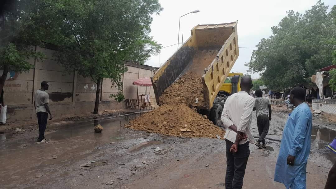 Salubrité : Opération de nettoyage au Marché à mil de N’Djamen