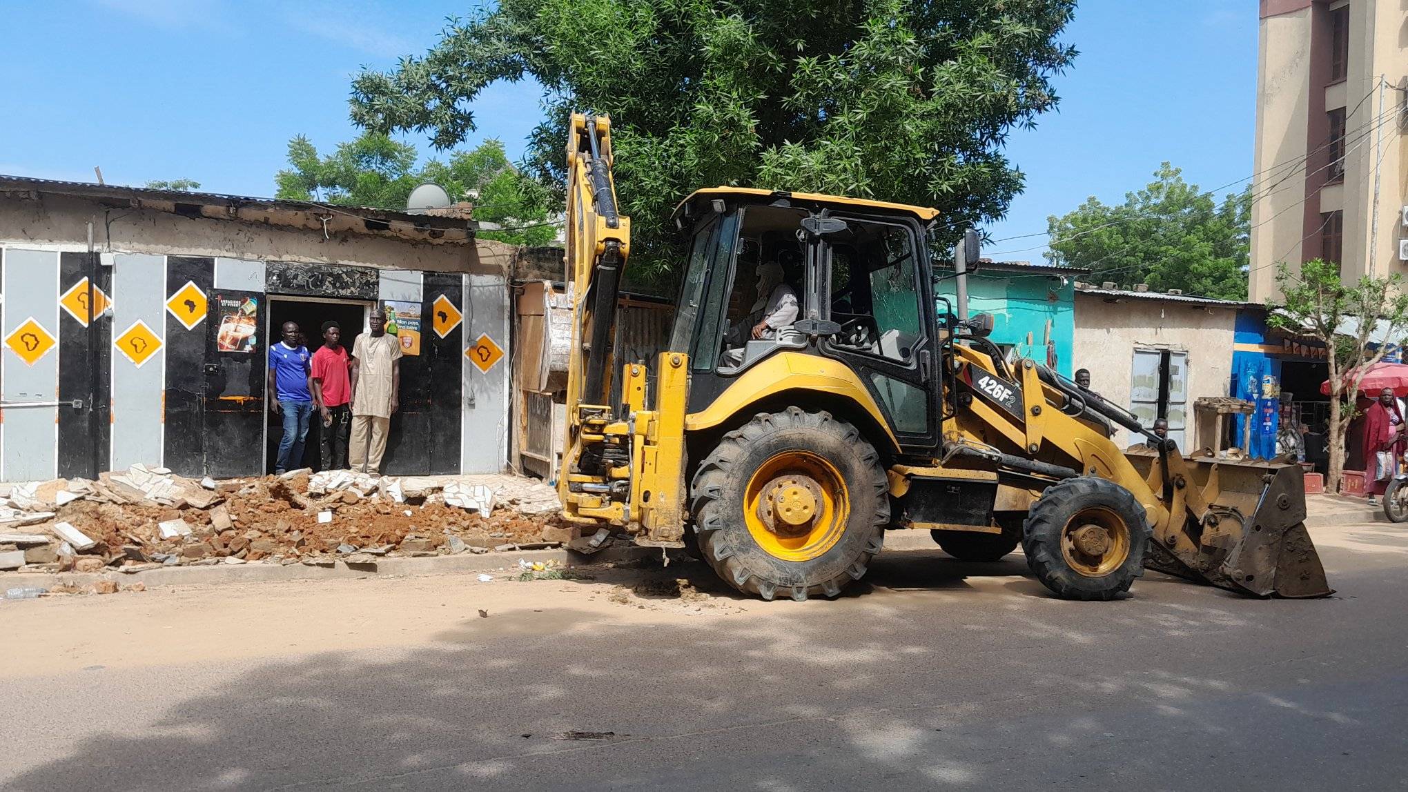 Dégagement des espaces publics à N’Djamena : Les occupants de l’avenue Imam Saleh Daman déguerpi par la Mairie