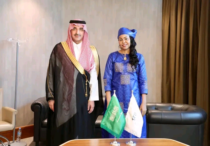 Renforcement du partenariat Tchad-Arabie Saoudite : Rencontre stratégique entre la Ministre Fatima Haram Acyl et le PDG du Fonds Saoudien pour le Développement