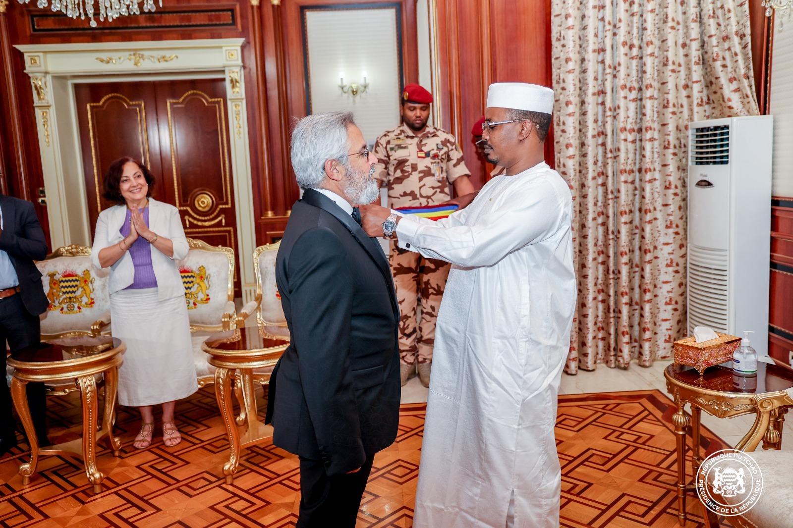 Le Président de la République honore Rasit Pertev, Représentant Résident de la Banque Mondiale au Tchad