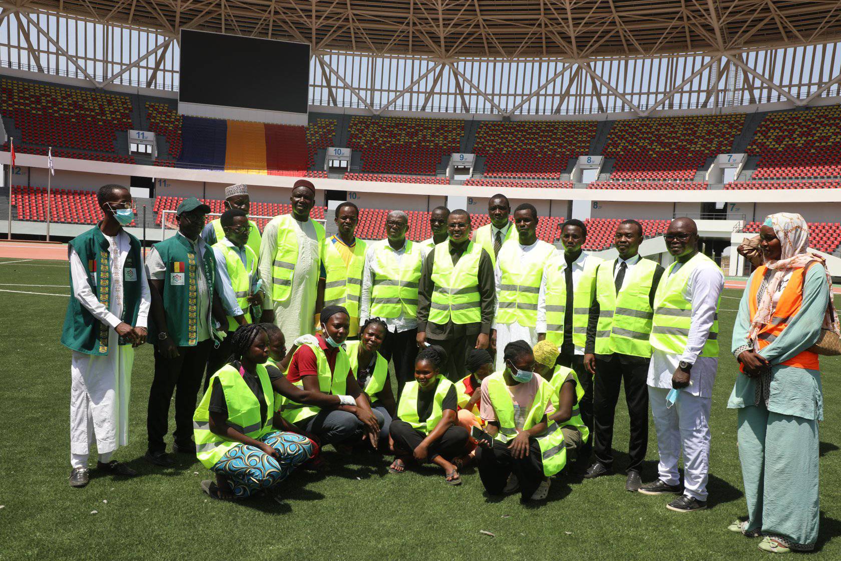 Tchad : Une vaste opération de salubrité au Stade Olympique Maréchal Idriss Déby Itno : la jeunesse tchadienne en action