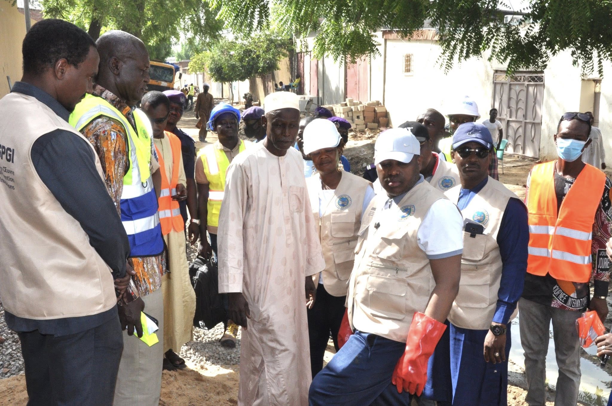 Lutte contre les inondations : le maire de N’Djaména en mission d’inspection dans les 5ᵉ et 8ᵉ arrondissements