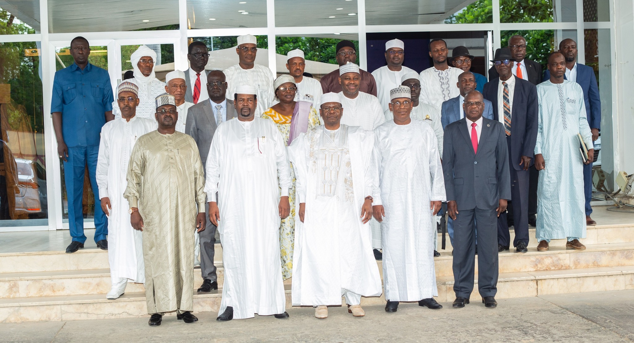 Le Premier ministre ALLAH MAYE Halina installe le comité d’organisation du séminaire national sur la décentralisation