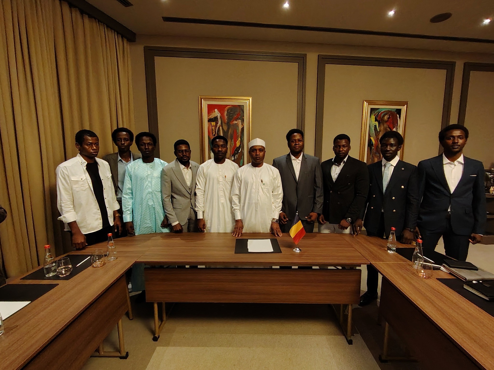 Le Ministre d’État Abdoulaye Sabre Fadoul rencontre les étudiants Tchadiens en Türkiye, Chypre et Azerbaïdjan à Istanbul