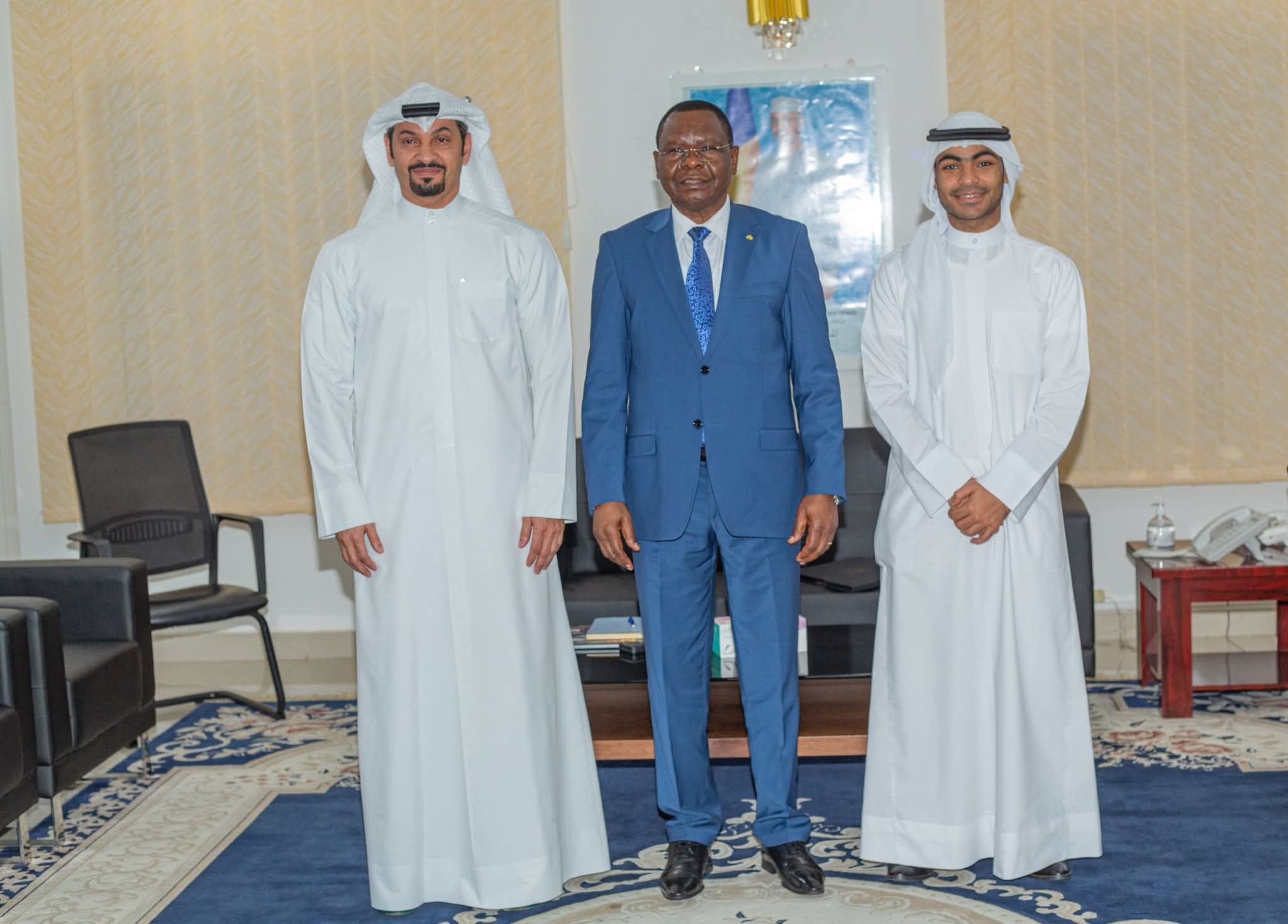 Tchad – Le Premier Ministre reçoit une délégation du Fonds koweïtien pour un ambitieux projet de centre de lutte contre le cancer