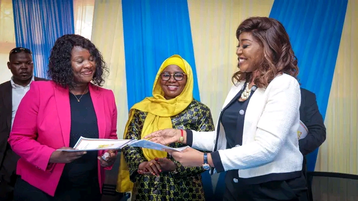 Passation de Service au Ministère d’État : Madame KITOKO GATA NGOULOU prend les rênes