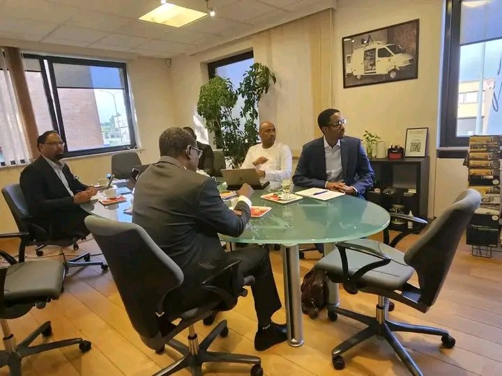 Le Ministre de la Communication en visite technique chez Studiotech à Bruxelles dans le cadre du projet TNT au Tchad