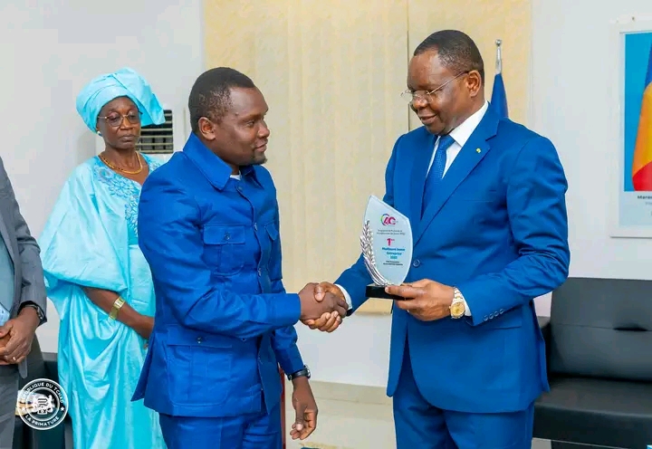 Le Premier ministre reçoit Bindah Ndigaotabet Ghislain, lauréat d’un prix international à Rabah