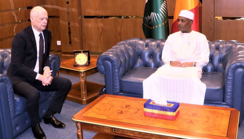 Coopération Tchad-France : le Ministre d’État Abdoulaye Sabre Fadoul reçoit l’Envoyé Spécial français pour le Sahel