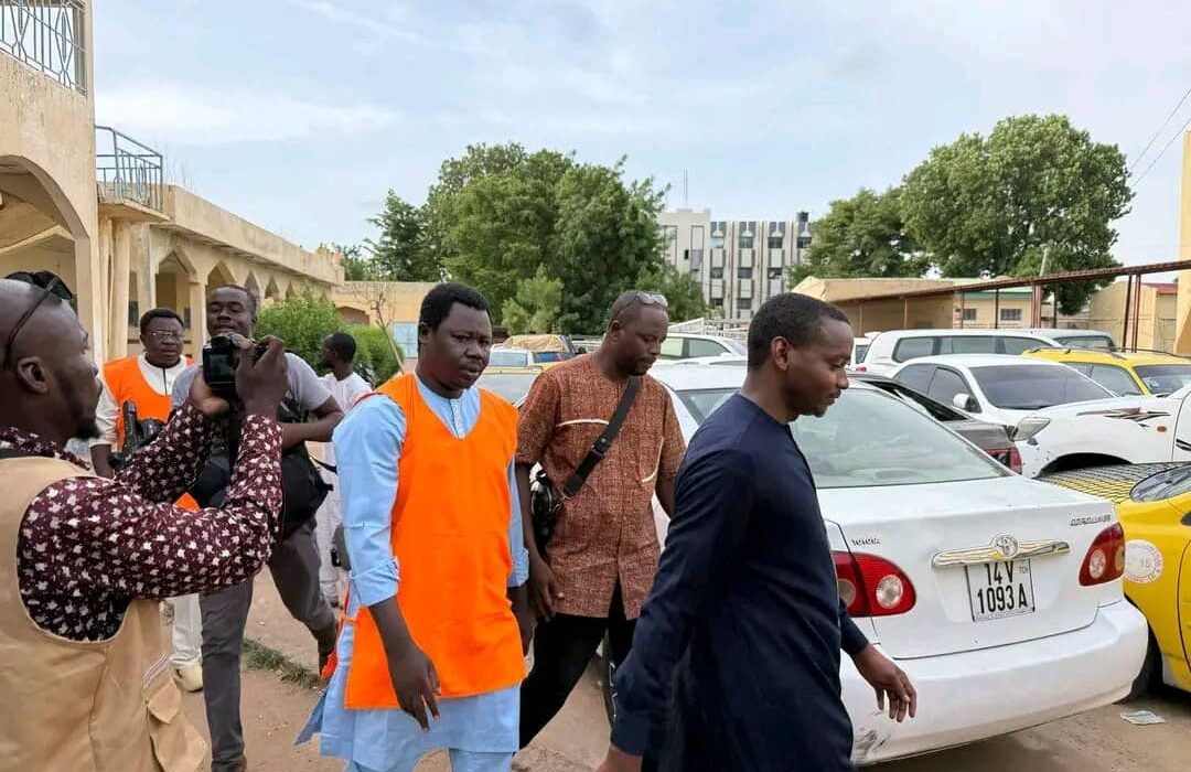 Tchad : Le journaliste Monodji Olivier et ses co-accusés relaxés – Une victoire judiciaire aux résonances politiques