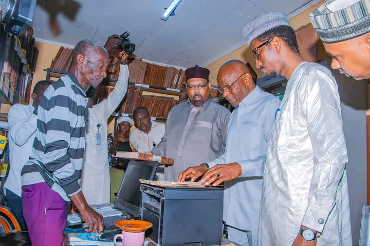 Saleh Kebzabo, ancien directeur, en visite à l’ATPE avant son 59ᵉ anniversaire