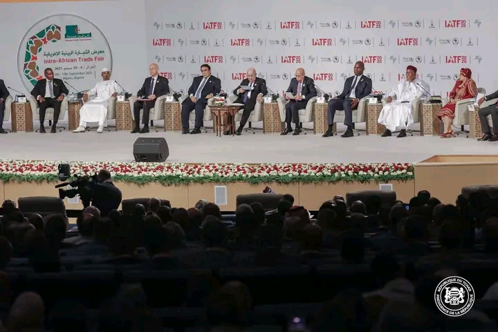 À Alger, le Président Mahamat Idriss Déby Itno plaide pour une Afrique économiquement souveraine