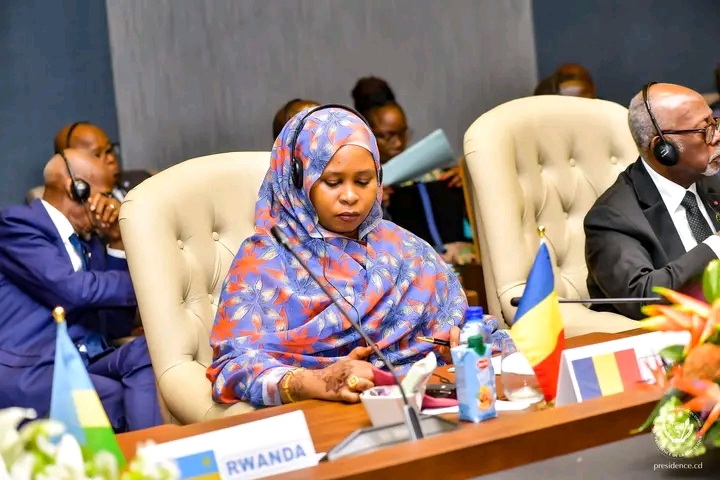 Mme Fatimé Adjineh Garfa représente le Tchad à la 7e Session Extraordinaire de la Conférence des Chefs d’État de la CEEAC à Malabo