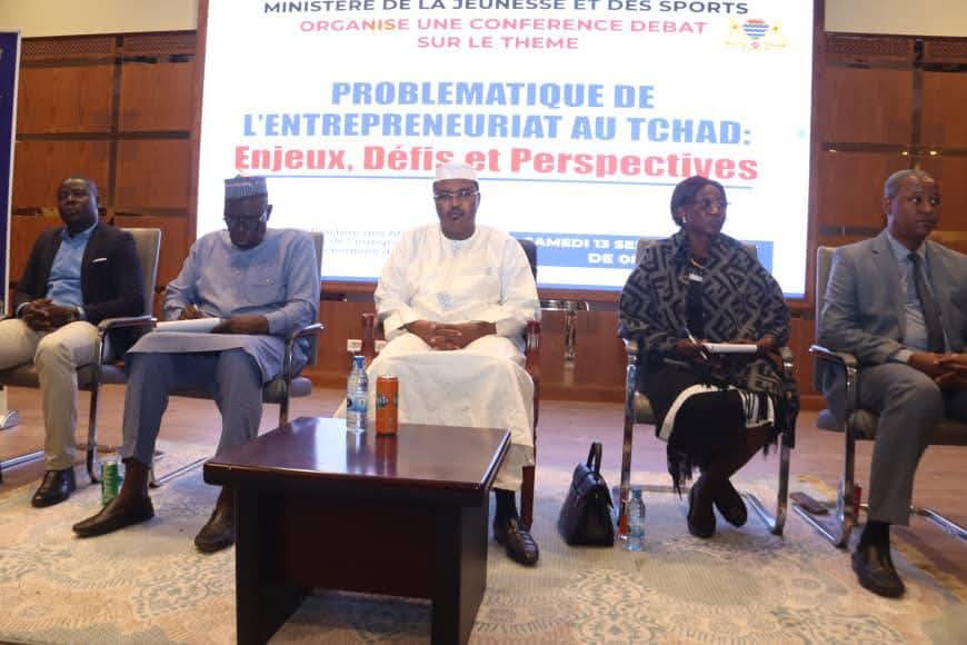 Sous le signe de l’innovation : une conférence-débat sur l’entrepreneuriat des jeunes tenue à N’Djamena