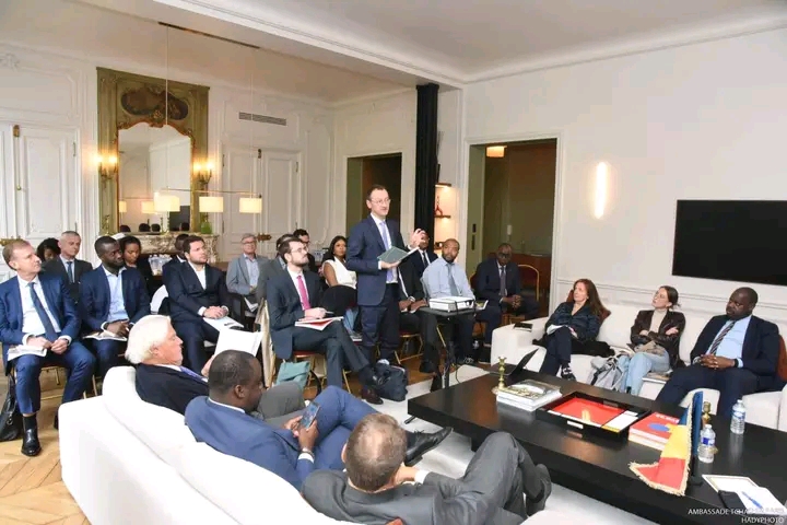 Pré-table ronde à Paris : le Tchad prépare le terrain pour “Tchad Connexion 2030” à Abu Dhabi