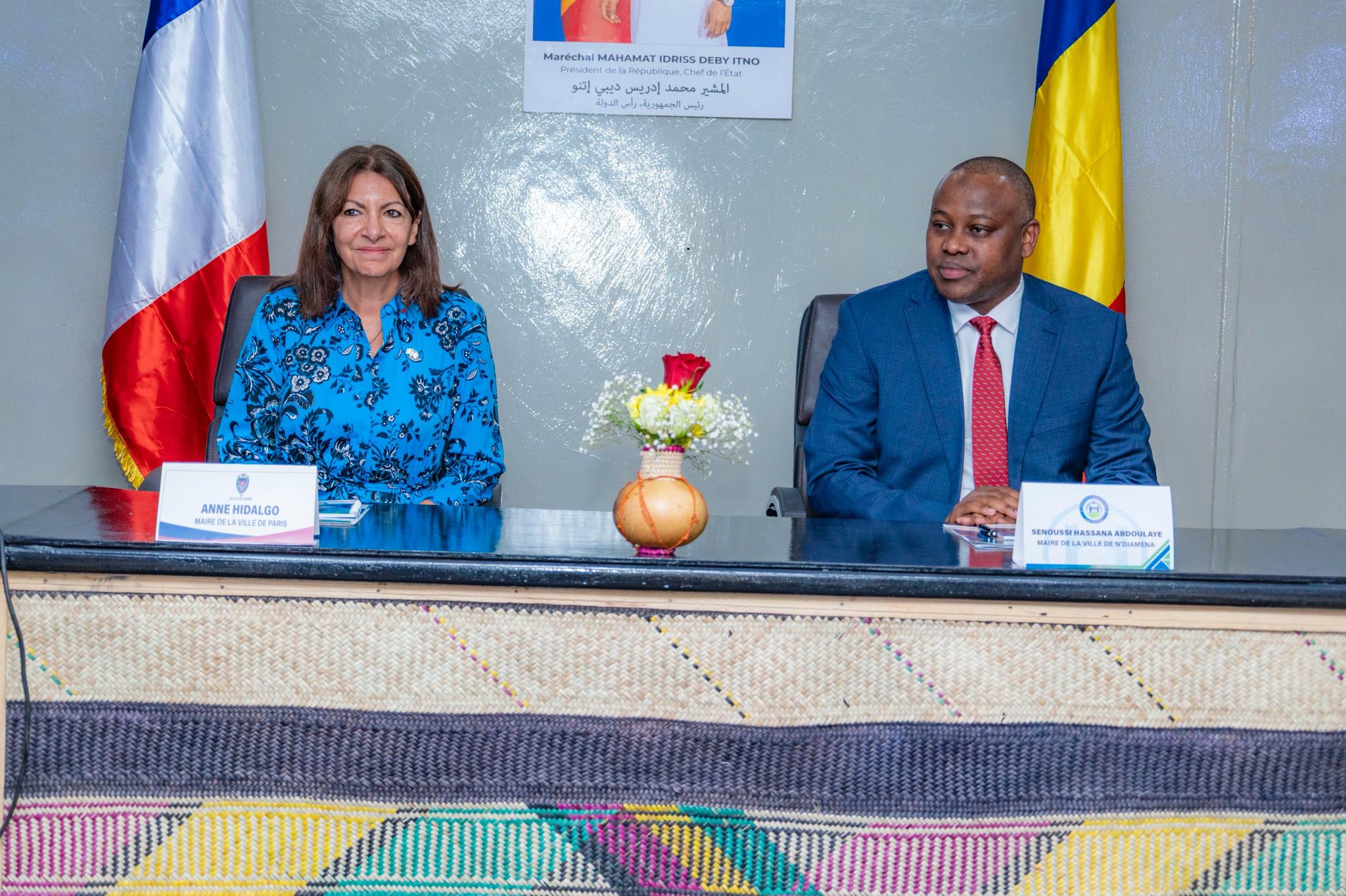 La Maire de Paris reçue à l’Hôtel de Ville de N’Djamena pour une visite de travail
