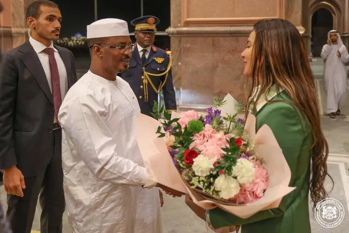 Le Président de la République, Maréchal Mahamat Idriss Deby Itno, est arrivé à Abu Dhabi pour le lancement du PND 2025-2030