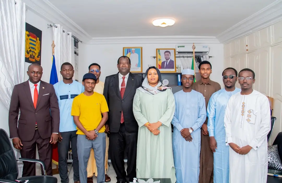 La Ministre Déléguée Fatimé Aldjineh Garfa rencontre les étudiants tchadiens au Sénégal