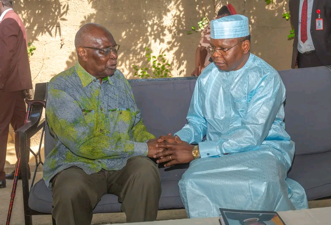 NÉCROLOGIE : Le Premier ministre rend hommage à Madeleine Alingué