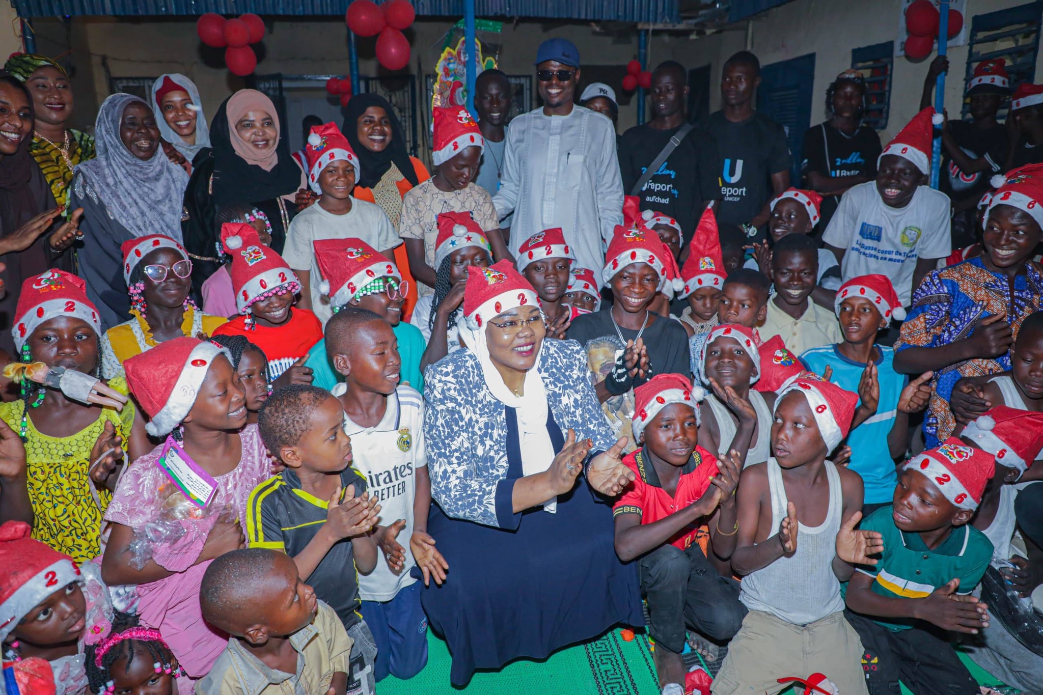 Noël solidaire : la Ministre Zara Mahamat Issa aux côtés des enfants vulnérables
