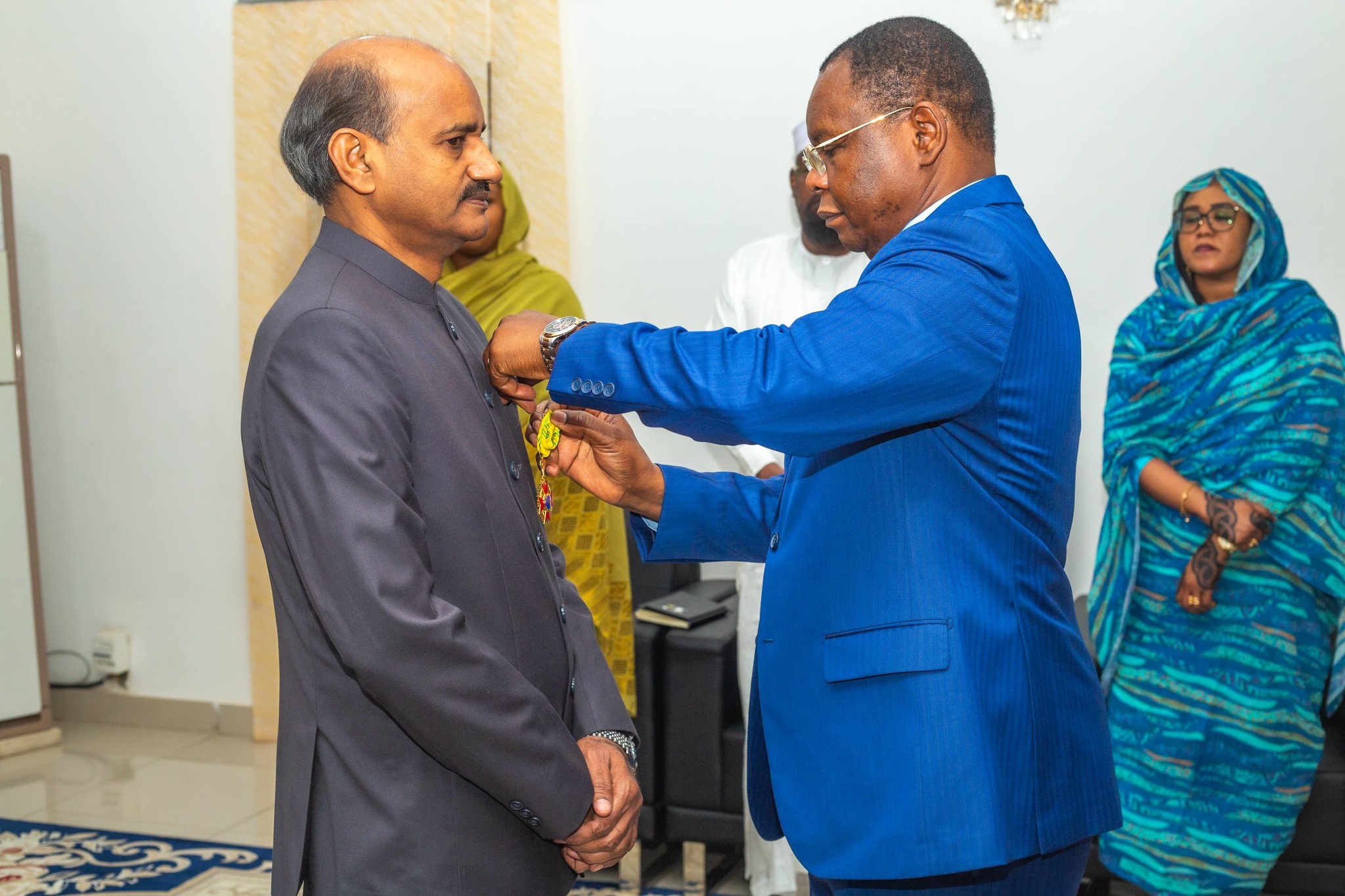 Coopération Tchad–Inde : le Premier ministre reçoit l’Ambassadeur indien en fin de mission