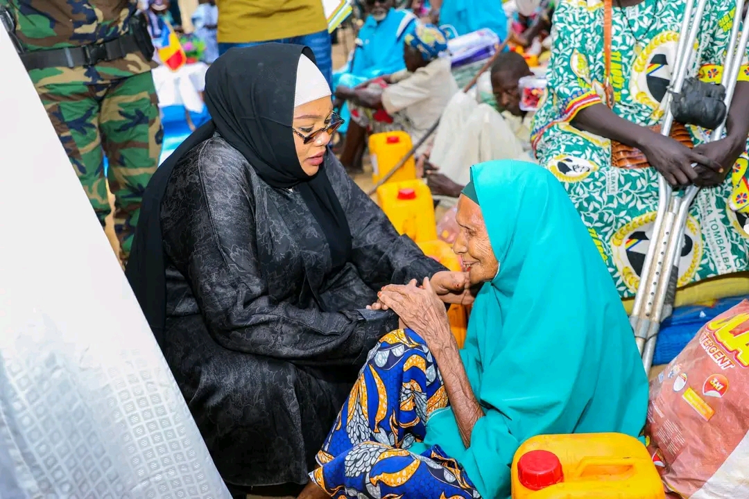Solidarité nationale : la Ministre Zara Mahamat Issa renforce l’appui aux populations vulnérables du Mayo-Kebbi Est
