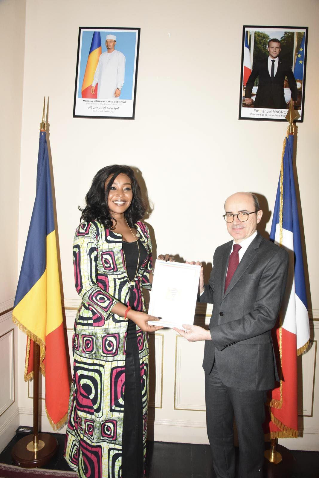 Remise des copies figurées des lettres de créance de l’ambassadrice du Tchad en France