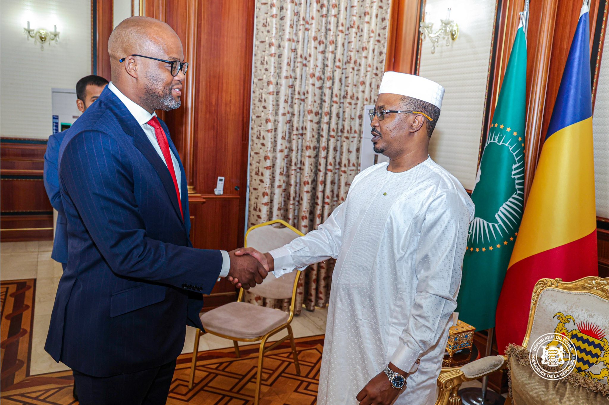 Le Président Mahamat Idriss Déby Itno échange avec le Secrétaire Général de la ZLECAf