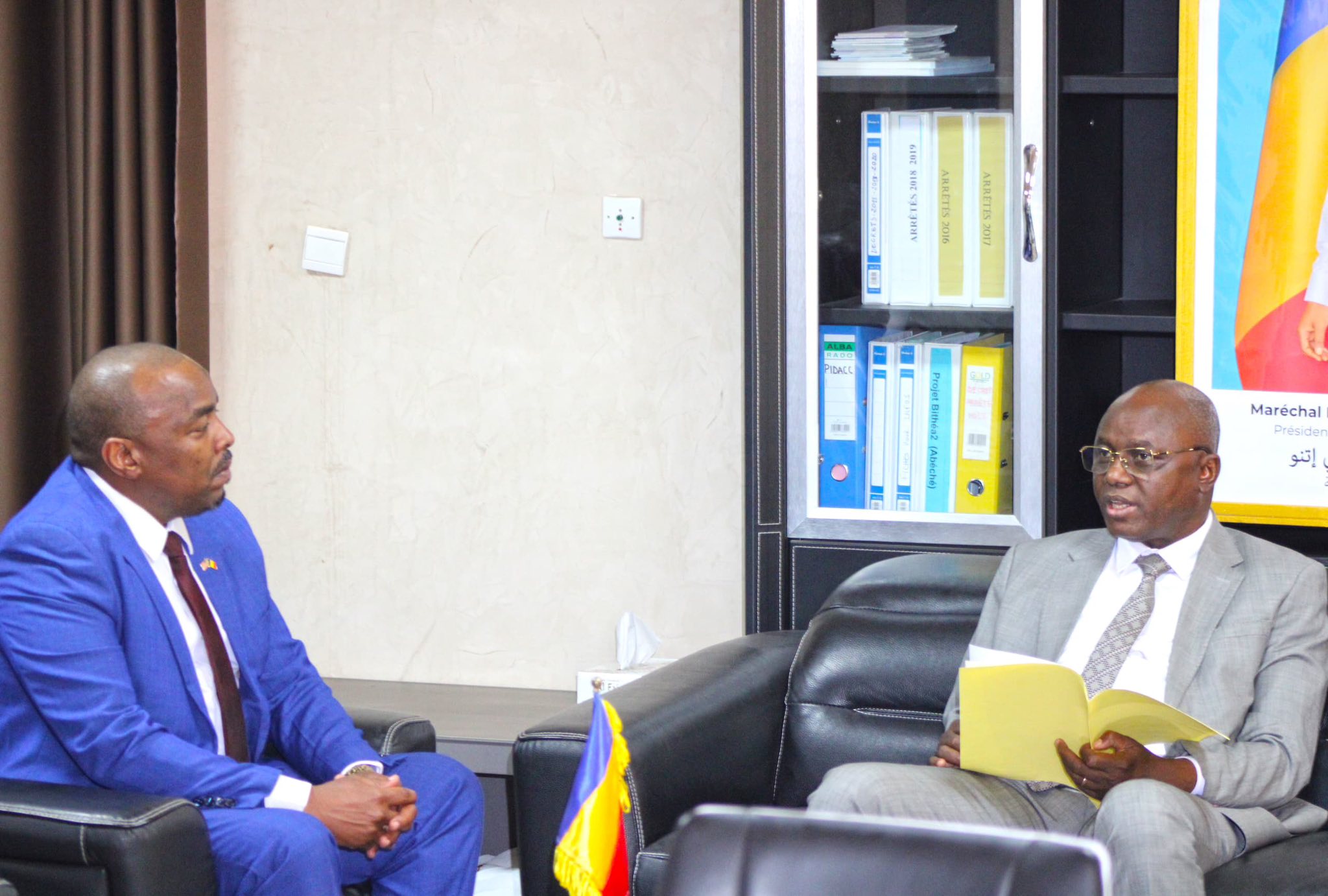 Coopération énergétique : un projet de centrale solaire en discussion entre le Tchad et une entreprise américaine