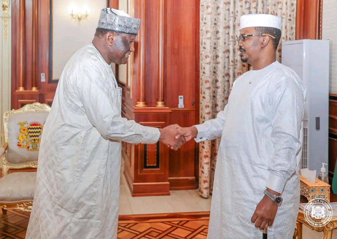 Le Président Mahamat Idriss Déby Itno reçoit le Secrétaire Exécutif de la CEN-SAD au Palais Toumaï