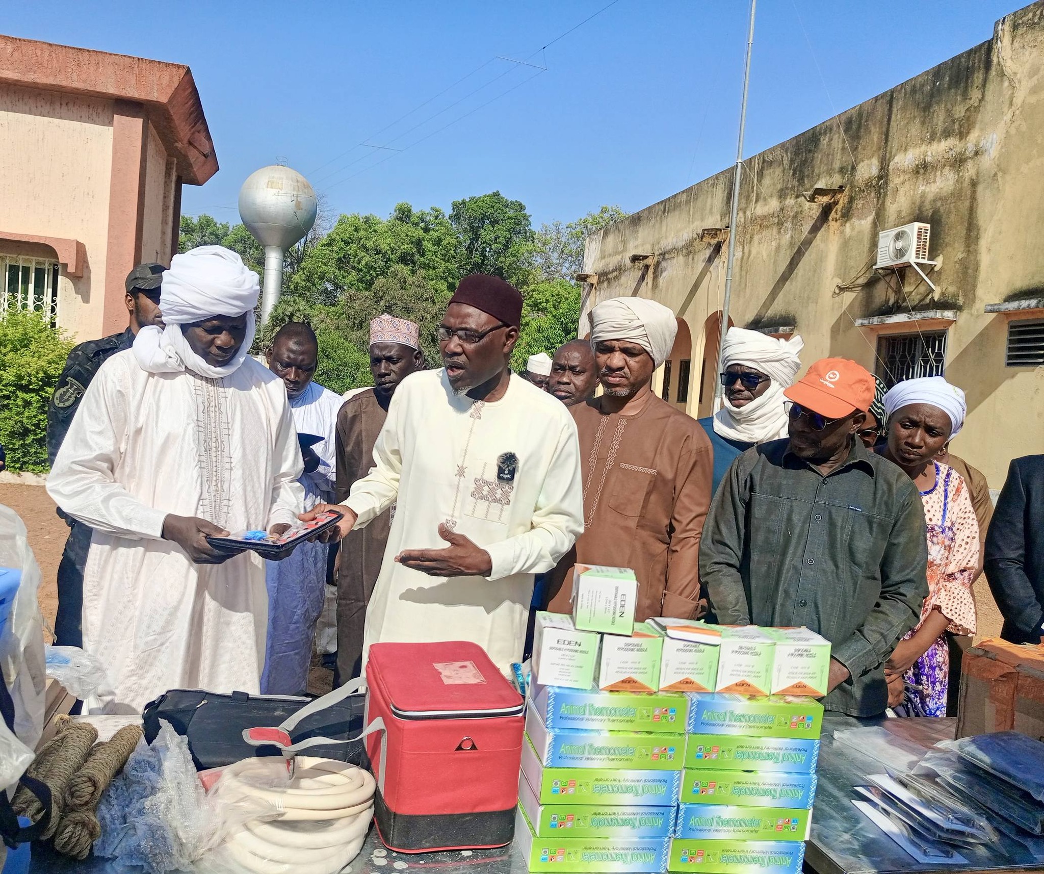Logone Oriental : le Ministère de l’Élevage dote la province de matériels vétérinaires et renforce la sensibilisation à la vaccination
