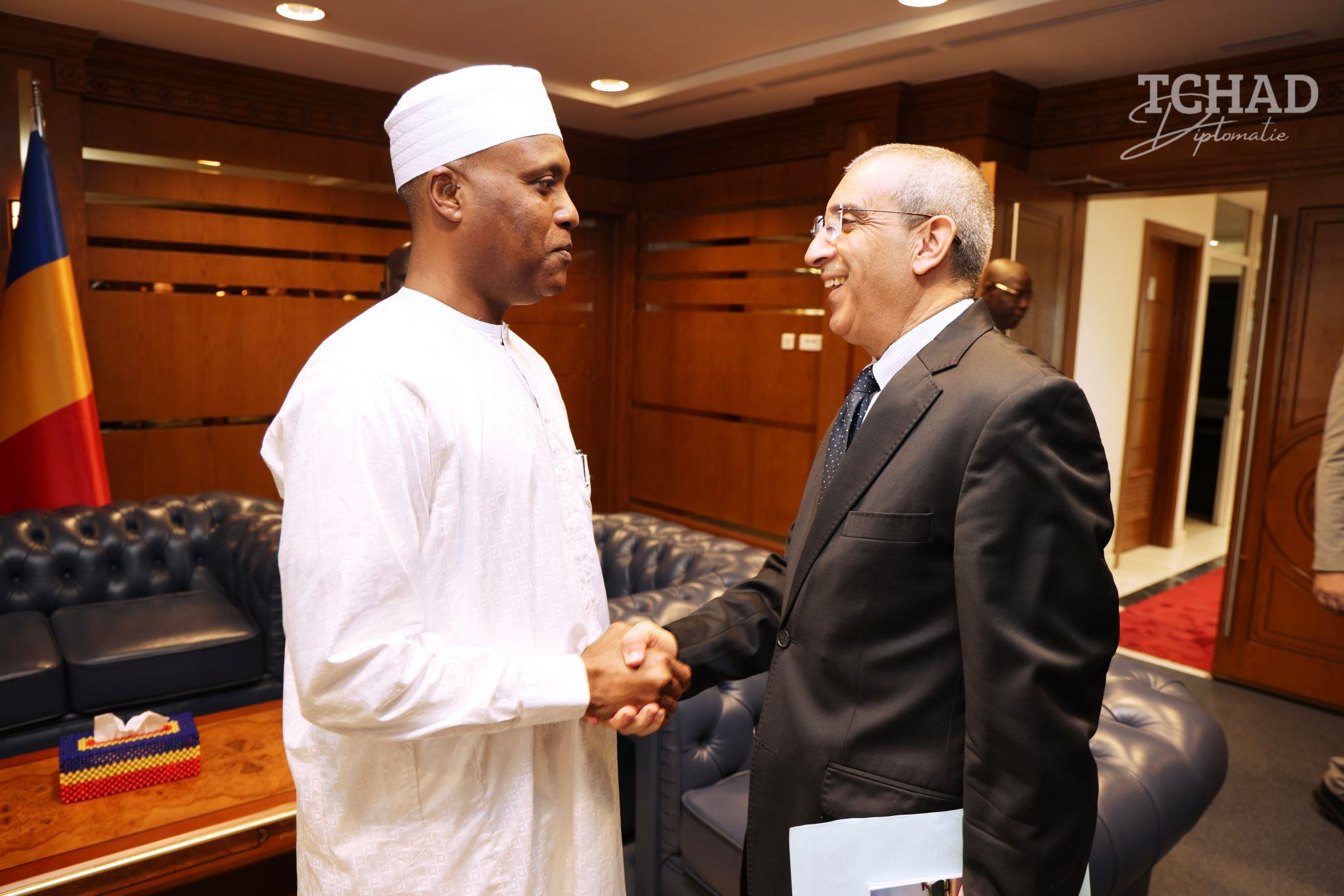 Coopération Tchad–Maroc : l’ambassadeur Abdellatif Erroja reçu par le chef de la diplomatie tchadienne