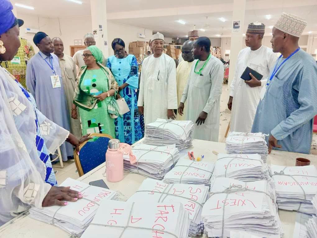 Baccalauréat 2026 : le Ministre d’État Mahamat Ahmad Alhabo visite l’ONECS et encourage les équipes du jury
