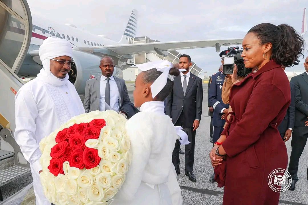 Le Maréchal Mahamat Idriss Déby Itno est arrivé à Paris pour une visite de travail à l&rsquo;invitation d&rsquo;Emmanuel Macron